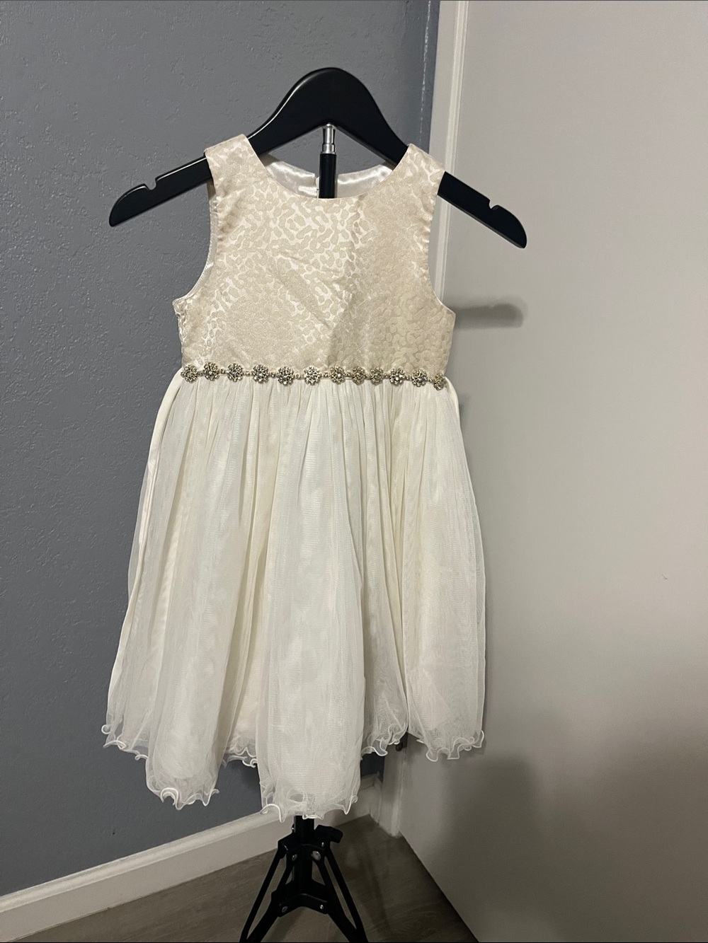 Girls Ivory Lace Bodice Tulle Party Dress with Jeweled Waist